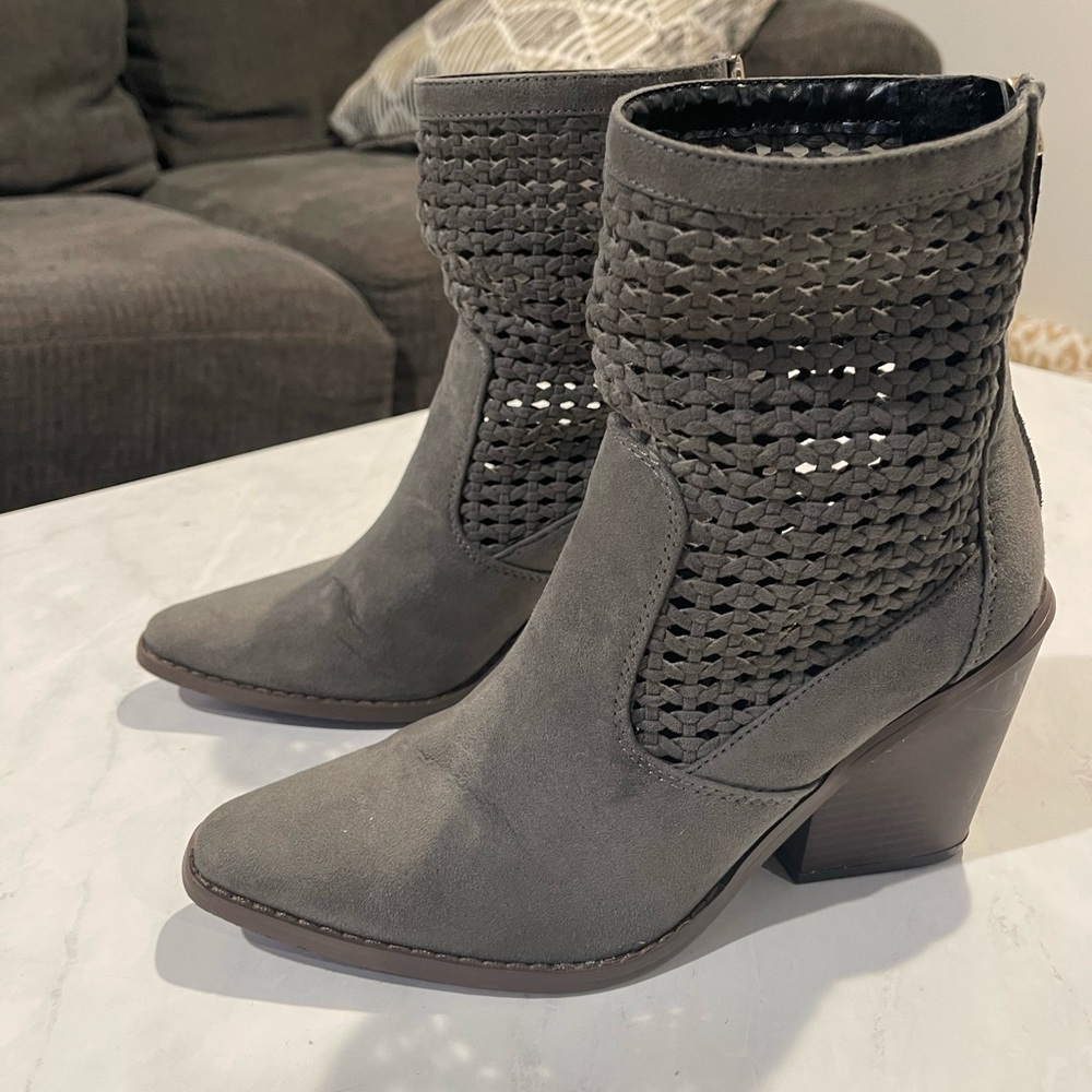 Heeled booties